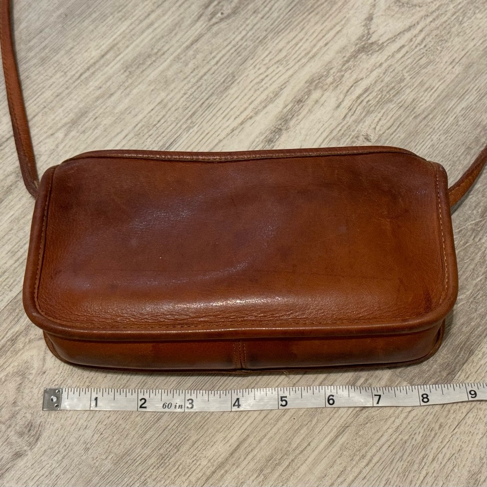 VINTAGE COACH British Tan Leather Zippered Crossbody Bag - EUC RARE - Picture 15 of 16